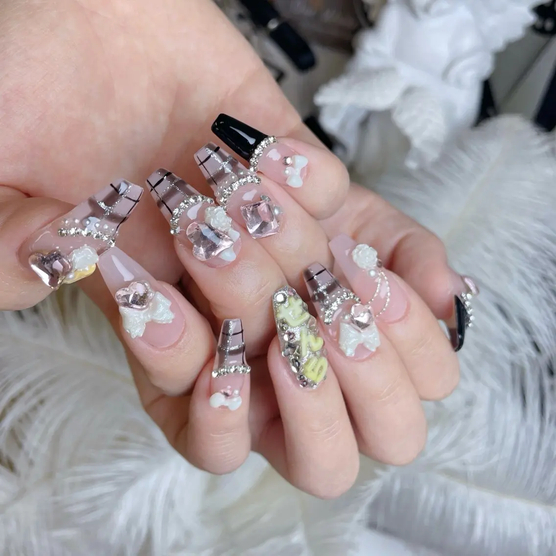 ネイル チークネイル クリアネイル ガーリー キラキラネイル 韓国ネイル ハンドネイル princess スカルプ専門店のネイルデザイン