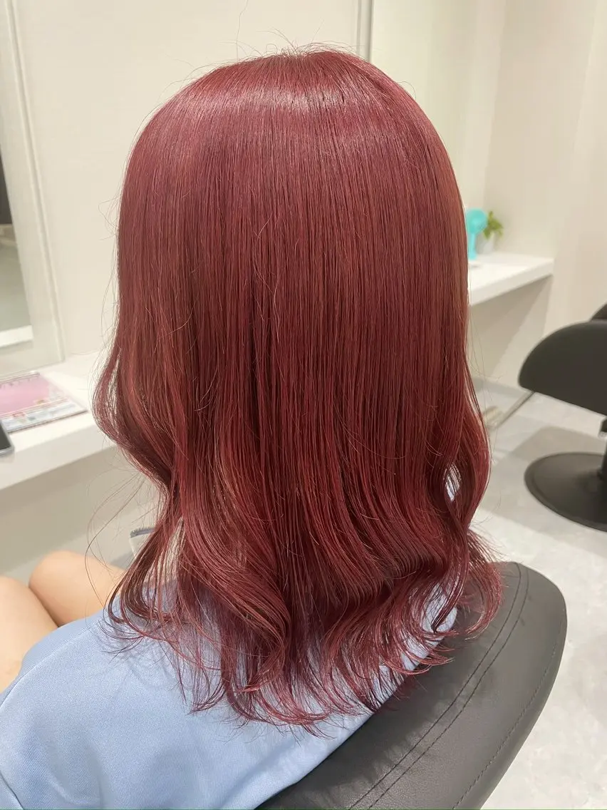 ミディアム カラー ピンクカラー レッドカラー Amour なぐらのヘアスタイル