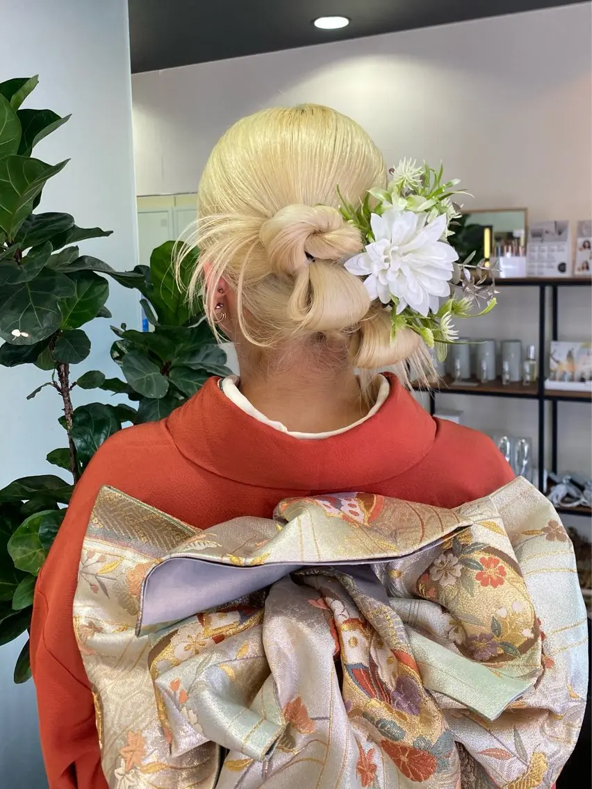 ロング ヘアアレンジ 暖色カラー /ヘアアレンジ/花鈴のヘアスタイル