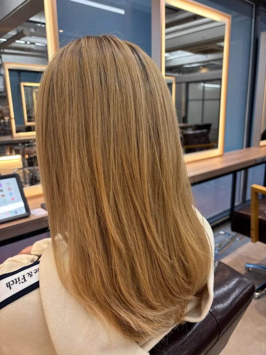 セミロング カラー ヘアカラー トリートメント レイヤー✂︎ぷつボブ 艶カラー🤍noaのヘアスタイル