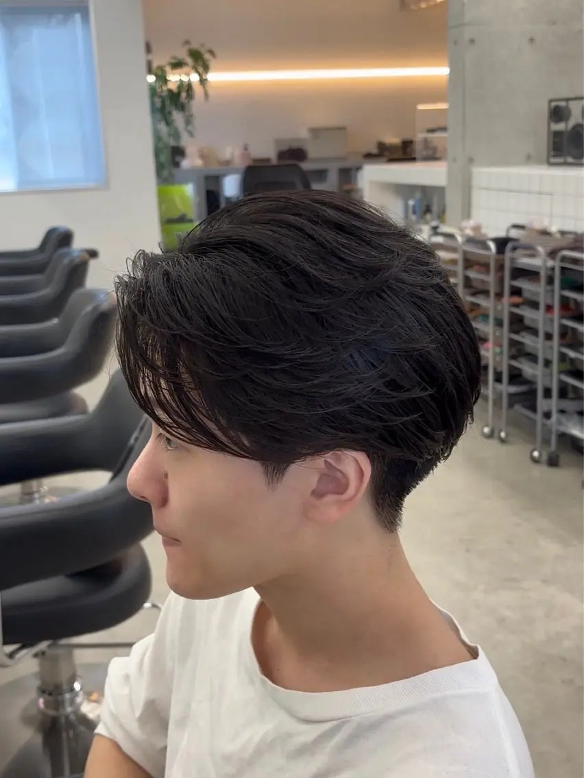 ショート パーマ メンズ フェザーパーマ メンズパーマ ニュアンスパーマ カット パーマ なりたひろと / フェザーパーマのヘアスタイル