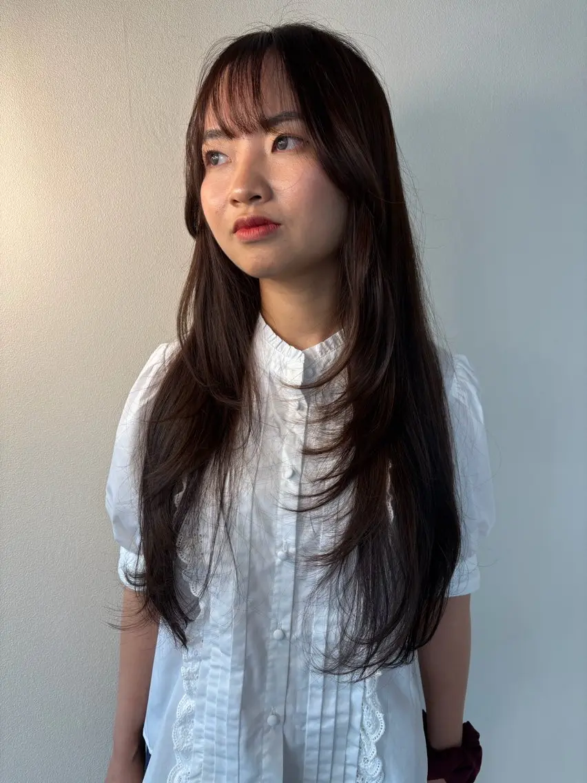 ロング カット ヘアカラー 髙野 未衣菜のヘアスタイル