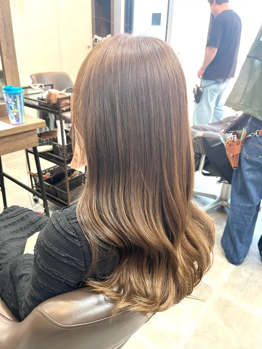 ロング 鈴木 絢奈のヘアスタイル