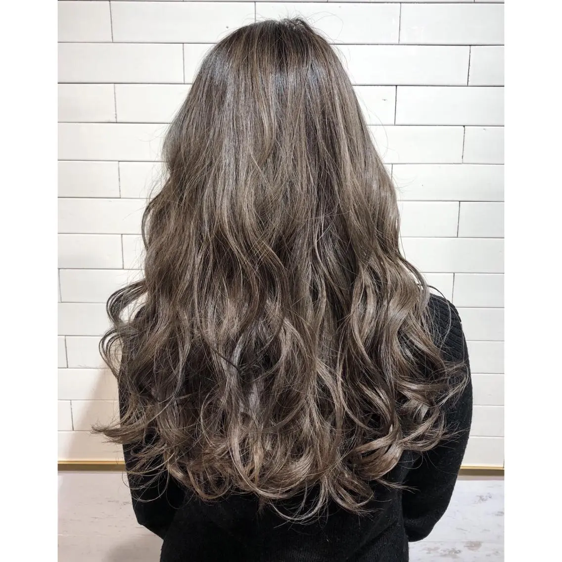 ロング EIGHT plum TOKIOリミテッドのヘアスタイル