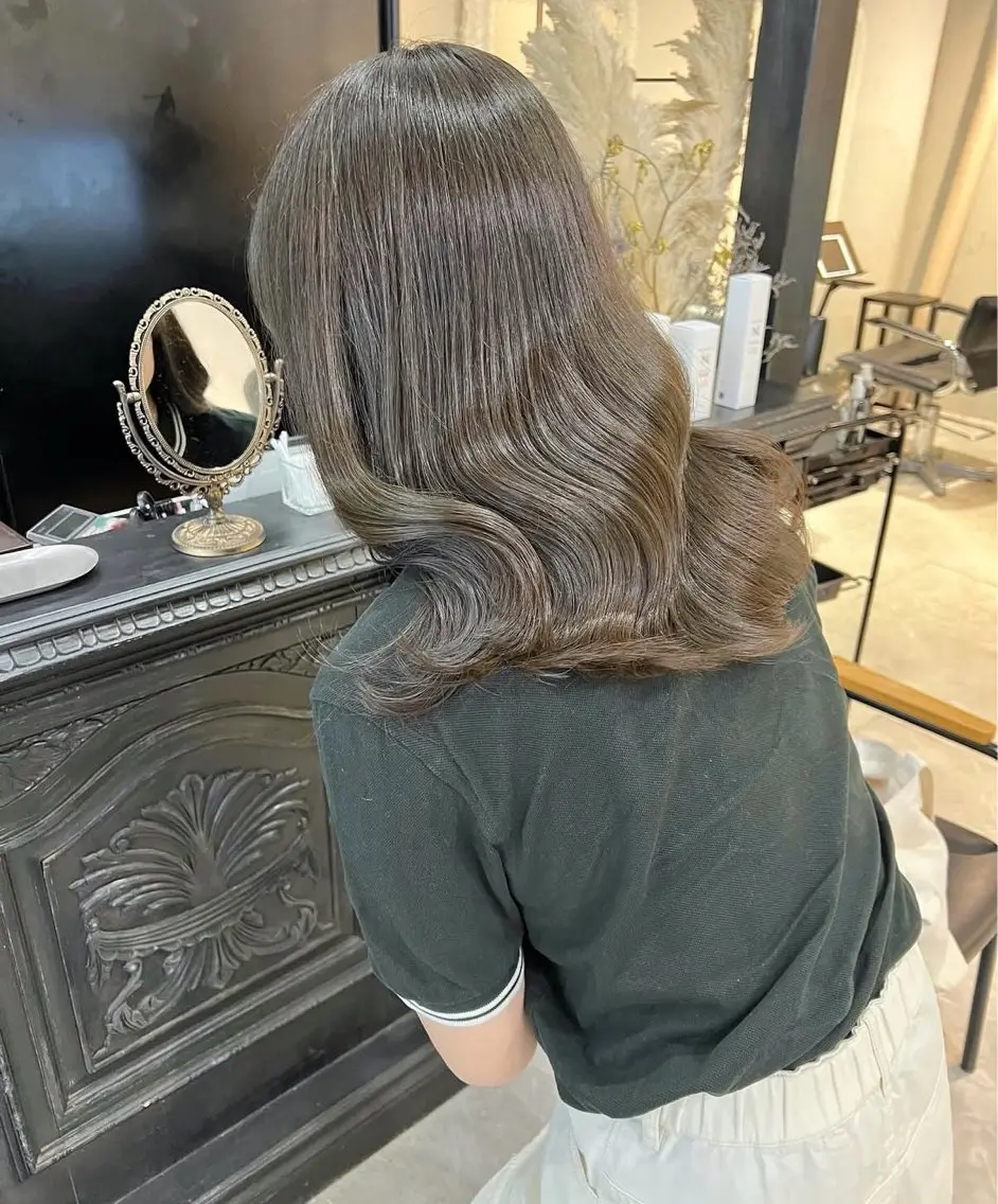 セミロング カラー ブリーチ 透明感カラー ダブルカラー グレージュ ブリーチなしカラー ヘアカラー 透明感カラー/ 池袋/nana 🩰のヘアスタイル