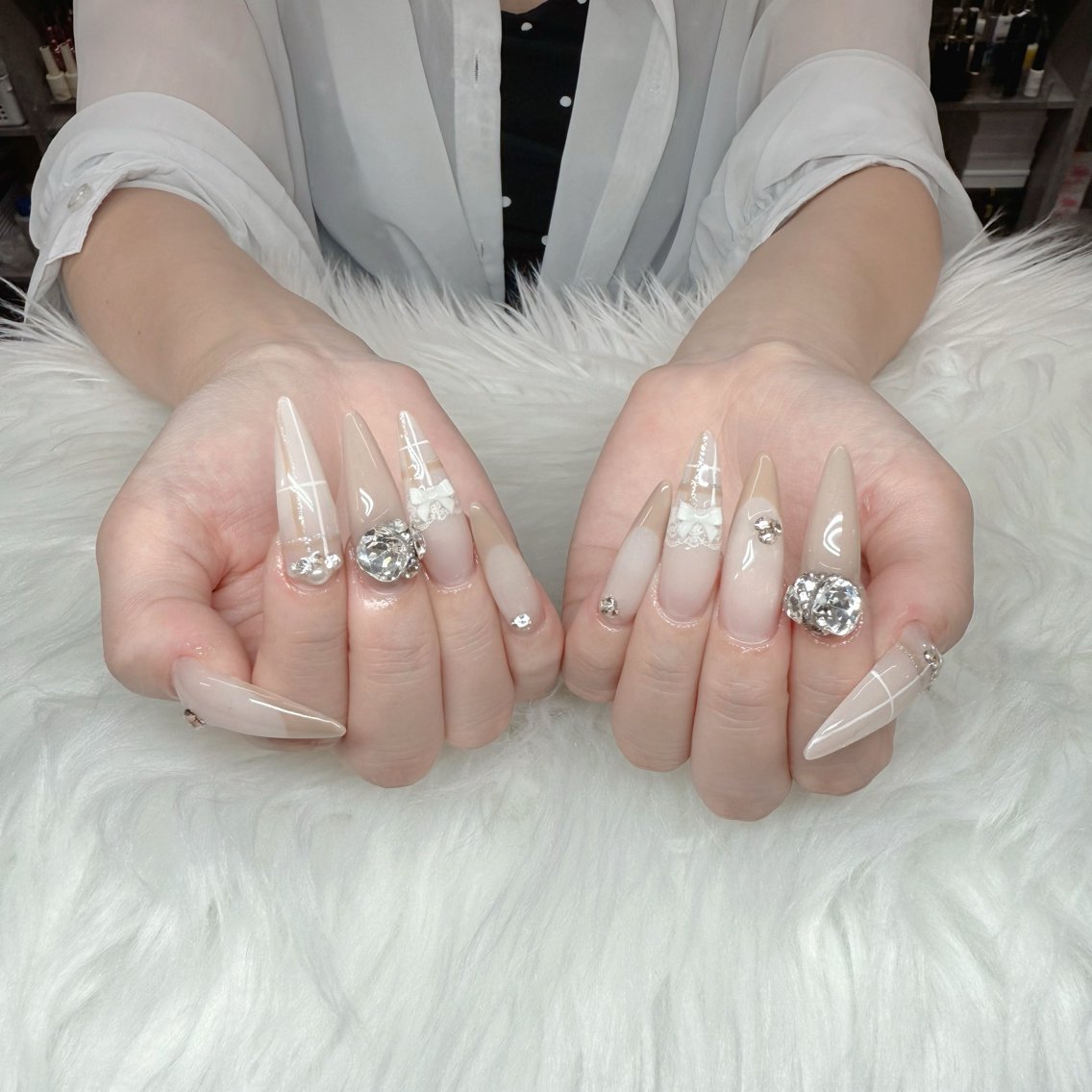 セミロング 韓国風ヘア ハンドネイル GOHOUBI Nail 心斎橋店のネイルデザイン
