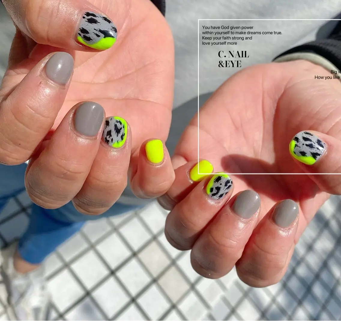 ネイル 入学式 フラッシュネイル フットネイル 卒業式 氷ネイル・うるうるネイル C.Nail &Eyeのネイルデザイン