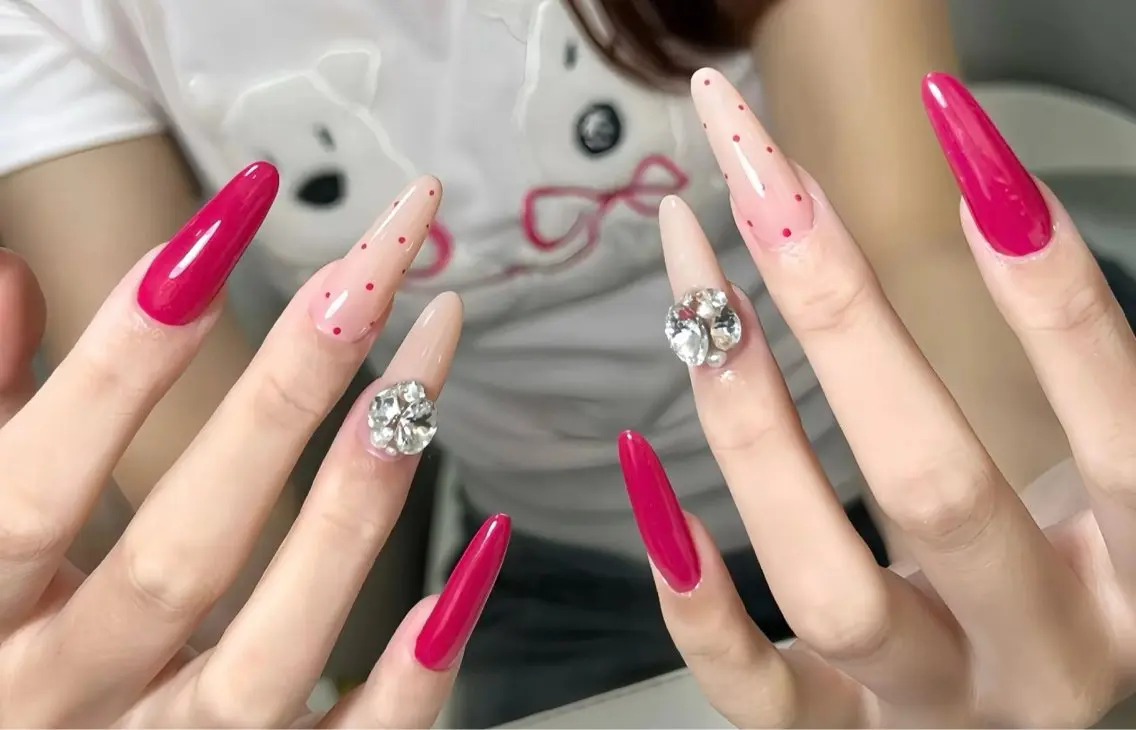 ネイル ハンドネイル MoonNail ユリ🌸のネイルデザイン
