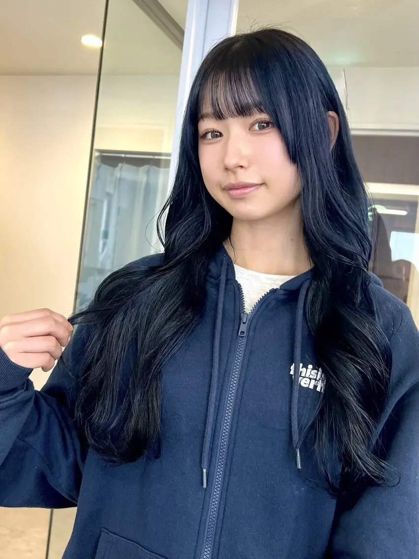 ロング 川田 虹心桜のヘアスタイル