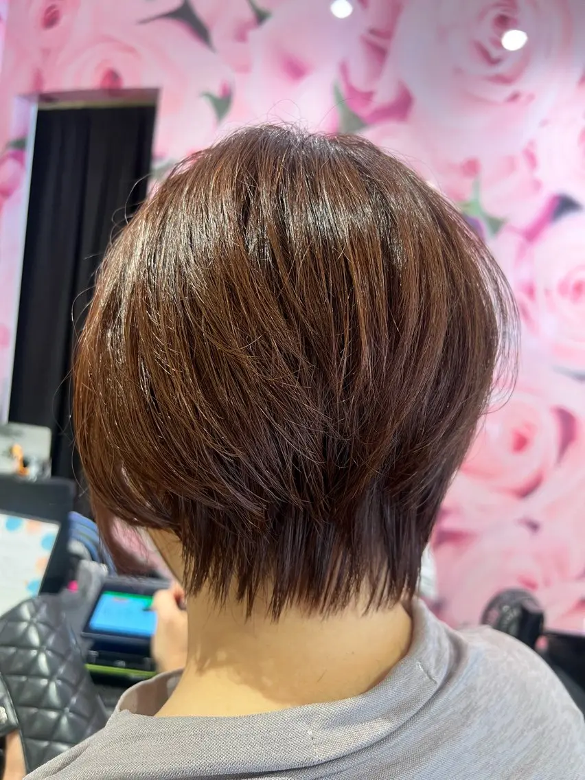 ショート 本間 由佳のヘアスタイル
