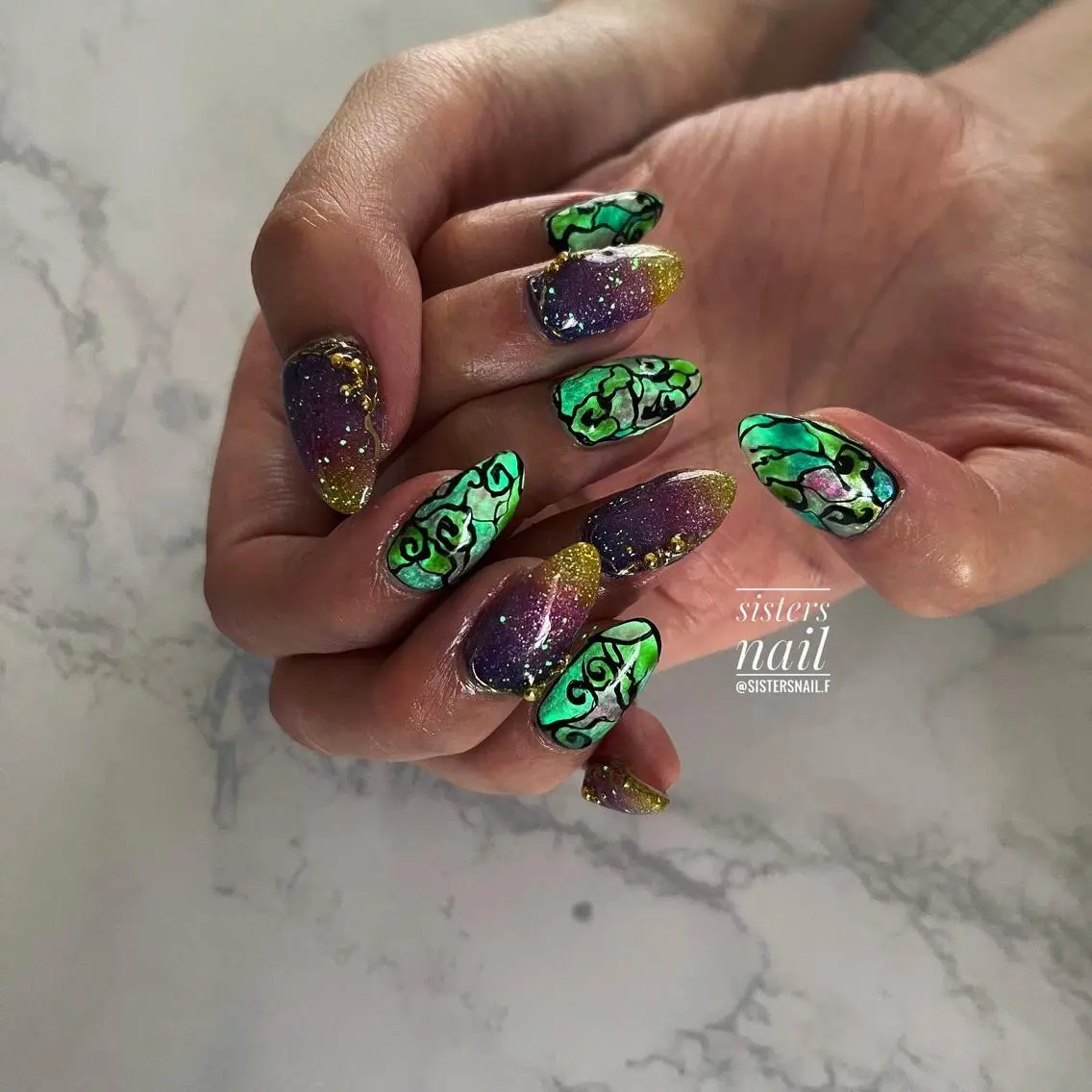 ネイル アートネイル グラデーション 夏ネイル sisters nail.fのネイルデザイン