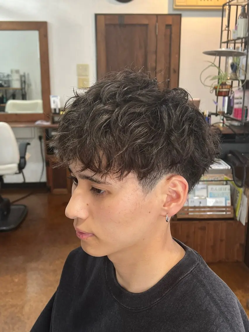 ショート パーマ メンズ カット パーマ 小松崎 翔太のヘアスタイル