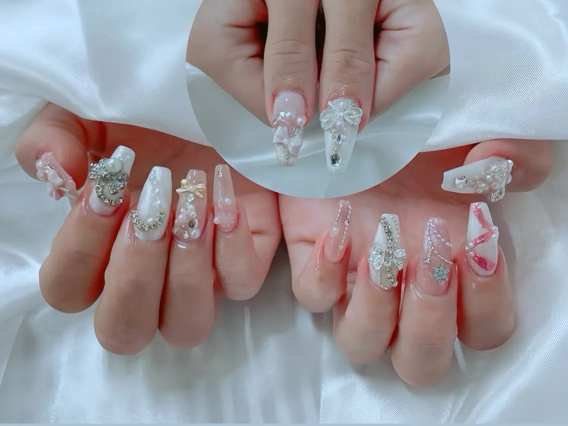 ネイル ボルドー フレンチネイル グラデーション キラキラネイル 韓国ネイル ハンドネイル Rin Nail 新大久保店のネイルデザイン