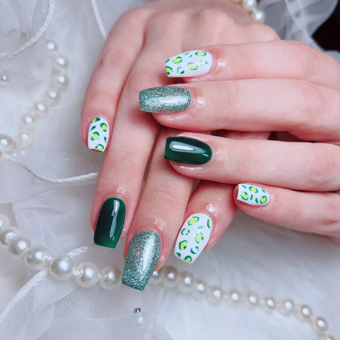 ネイル フットネイル 韓国ネイル マグネットネイル ワンカラーネイル 夏ネイル Nailsalon Spina 琴美のマツエク・マツパデザイン