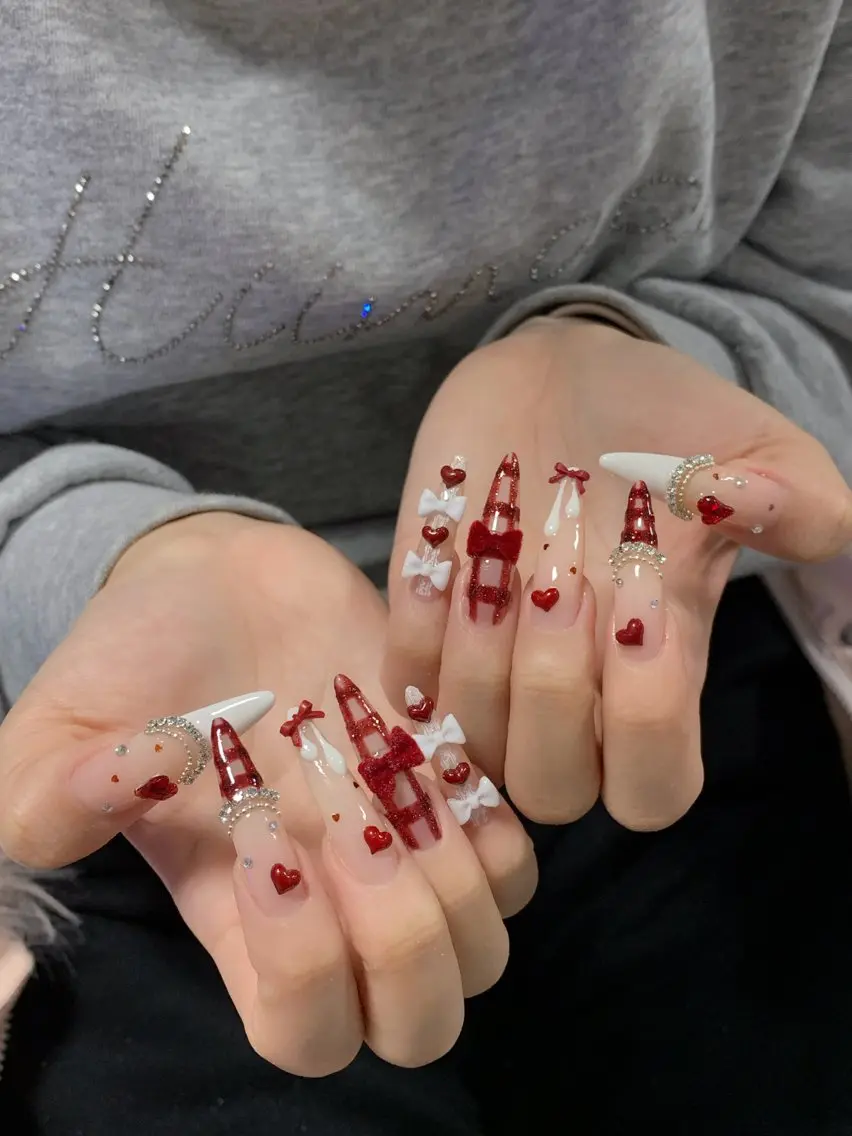 ネイル アートネイル ジェルネイル グラデーション キラキラネイル ニュアンスネイル ZUZU AMEE NAILのネイルデザイン