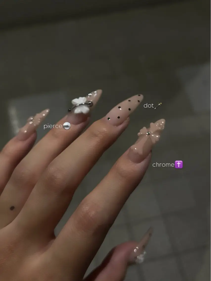 ネイル ハンドネイル 𝗮𝘆𝗮𝗸𝗮 📍新宿ネイリストのネイルデザイン