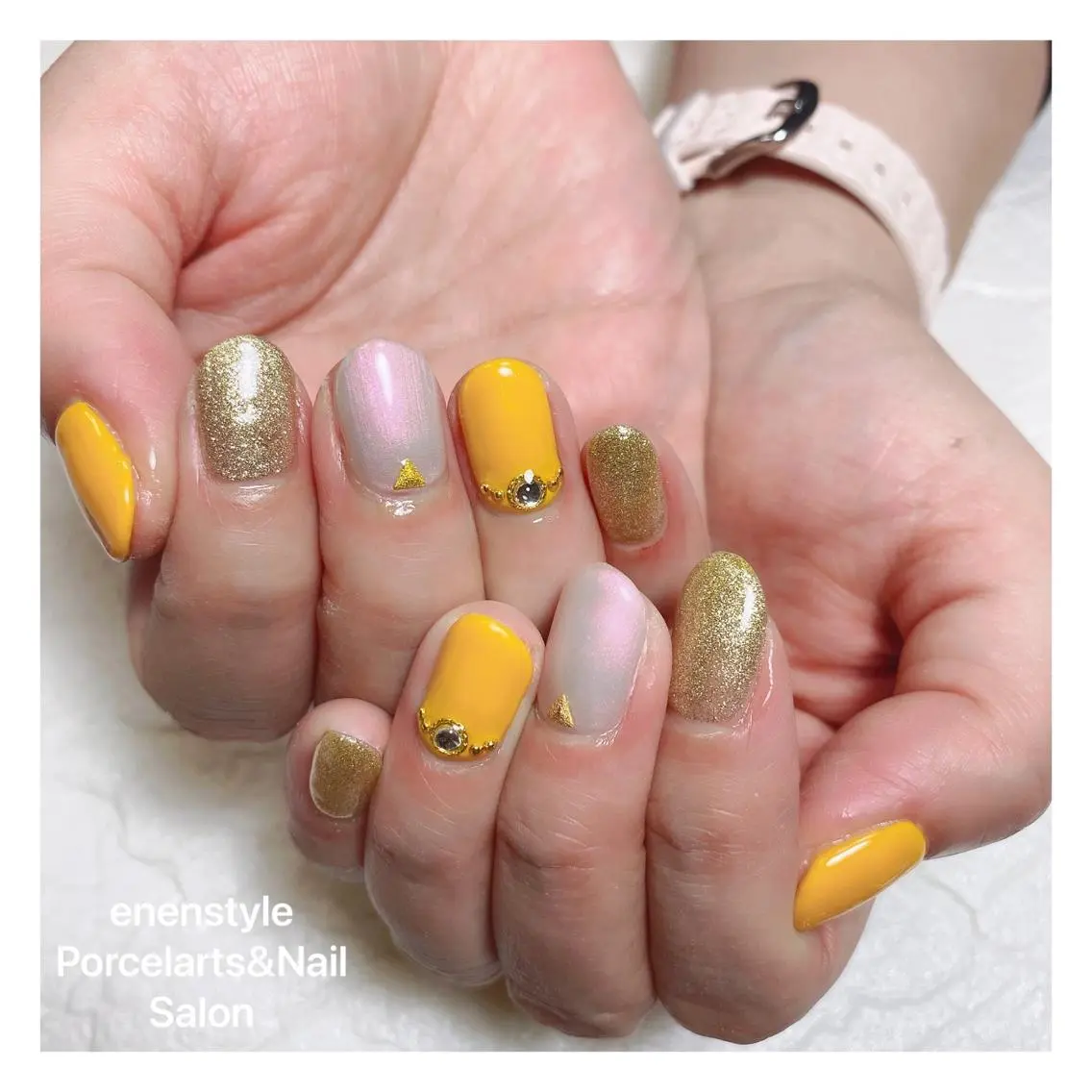 ミディアム ネイル ハンドネイル 🐾enen style 🐾のネイルデザイン