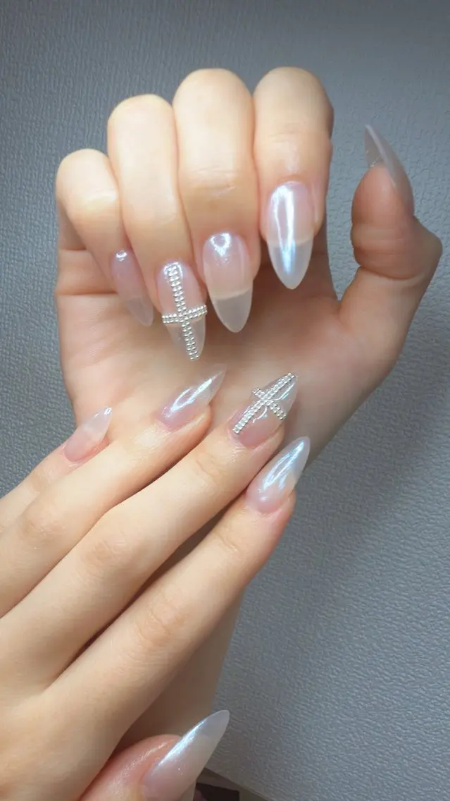ネイル アートネイル オーロラネイル チークネイル フレンチネイル ガラスフレンチ ハンドネイル 🎀YooLi Nail salonのネイルデザイン
