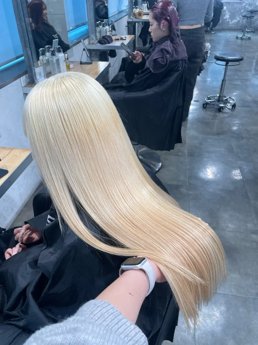 ロング カラー ヘアカラー ハイトーン 横浜💞ミオのヘアスタイル