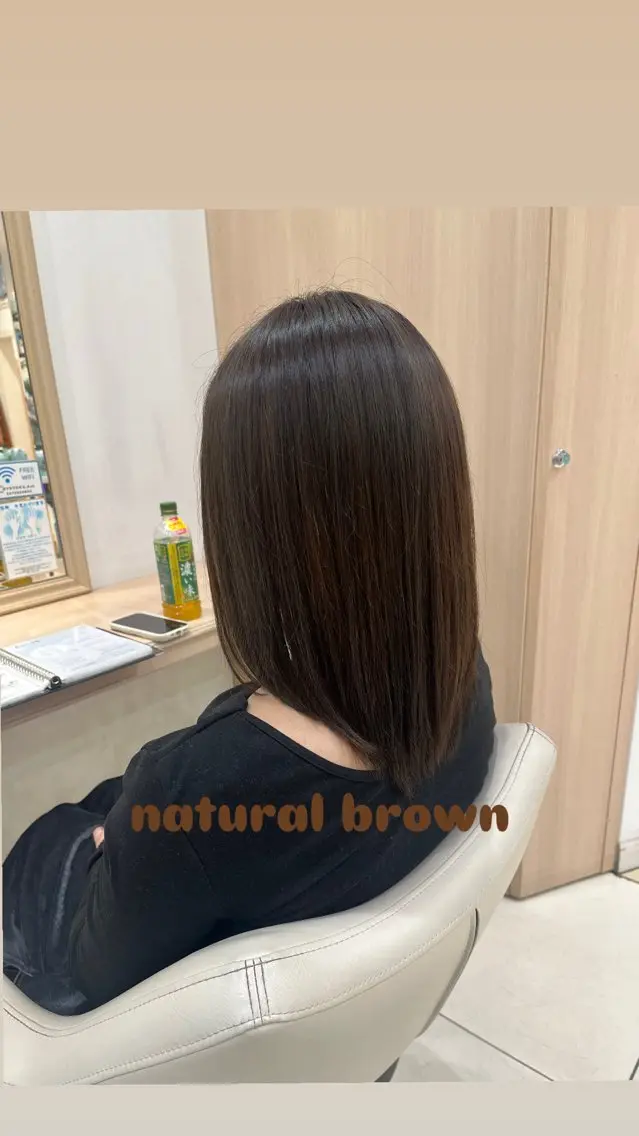 セミロング カット ヘアカラー 森 瑠海のヘアスタイル