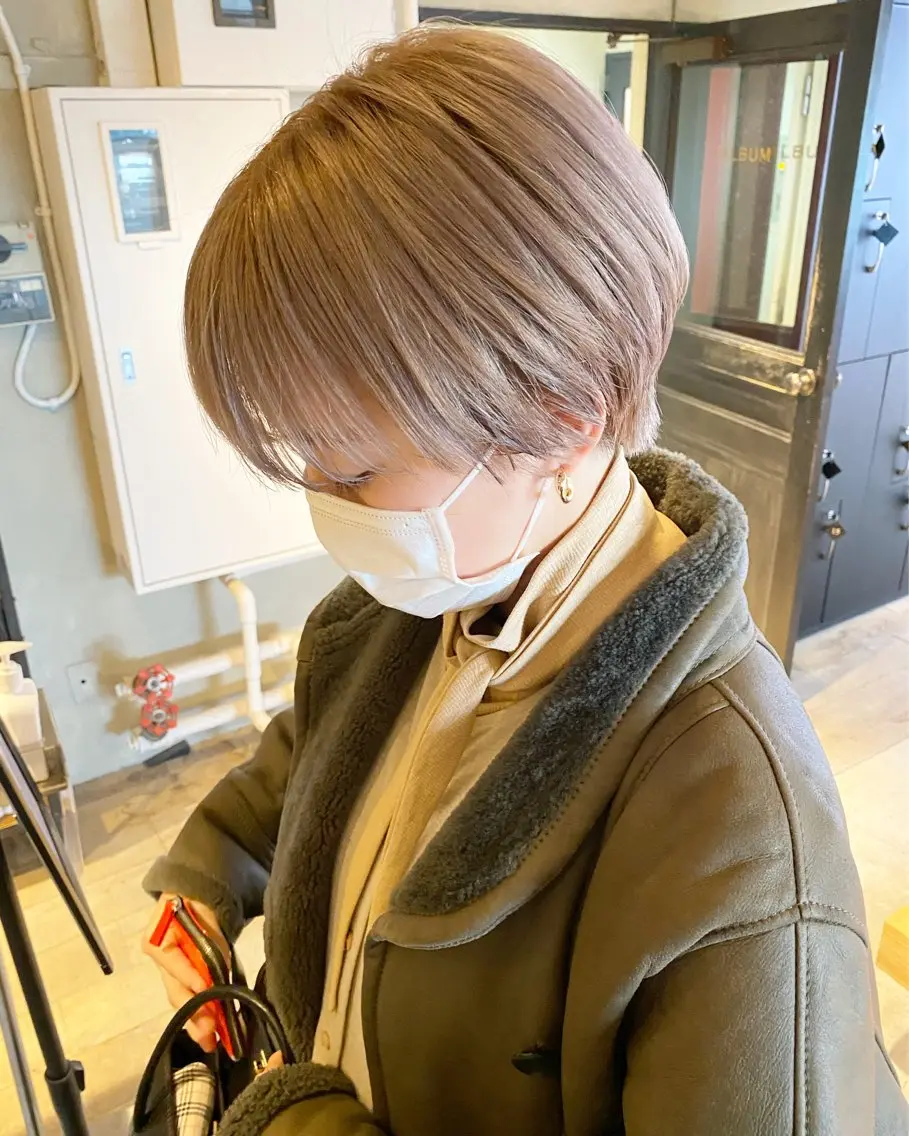 ショート ラベンダーカラー＆ ミルクティー太田のヘアスタイル