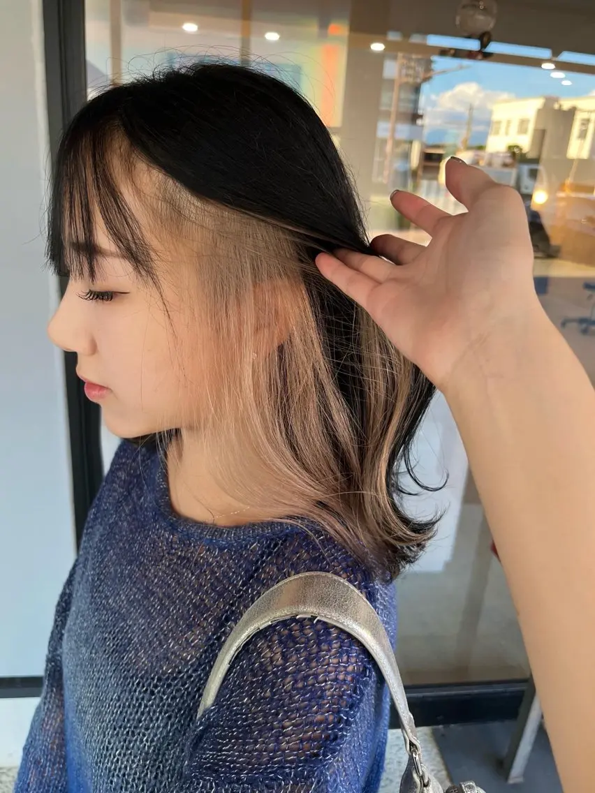 カラー インナーカラー 透明感カラー 結羽愛のヘアスタイル
