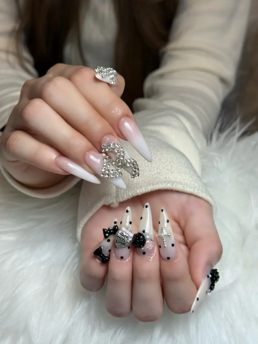 ネイル オーロラネイル ボルドー ブラウン 氷ネイル・うるうるネイル キラキラネイル ハンドネイル Julli NailStudioのネイルデザイン