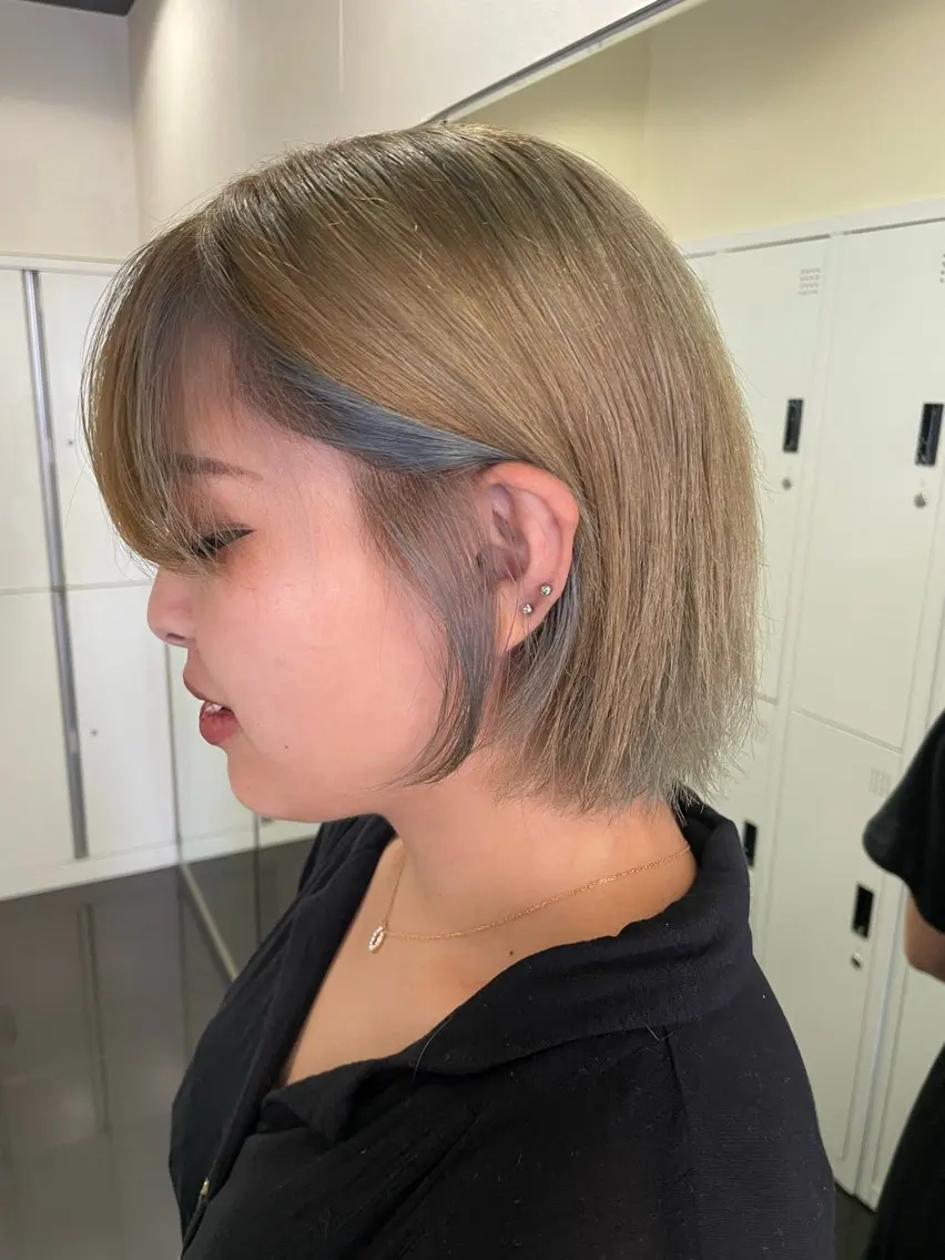 ショート カラー ヘアカラー トリートメント ハイトーン/レイヤー 似合わせ・ユキノのヘアスタイル