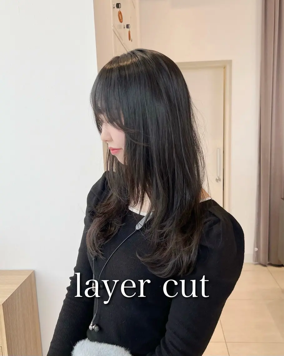 セミロング レイヤーカット 前田 流星のヘアスタイル
