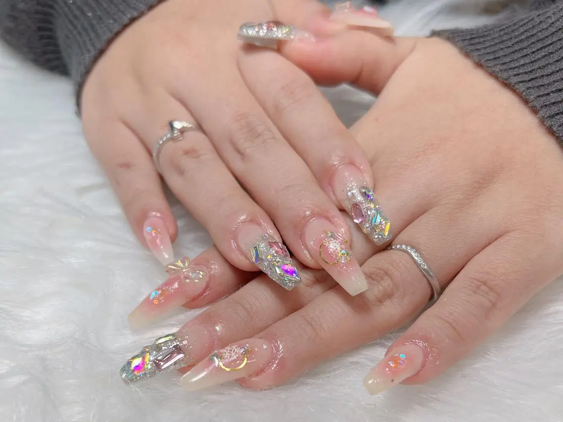 ネイル C ✨Mのネイルデザイン