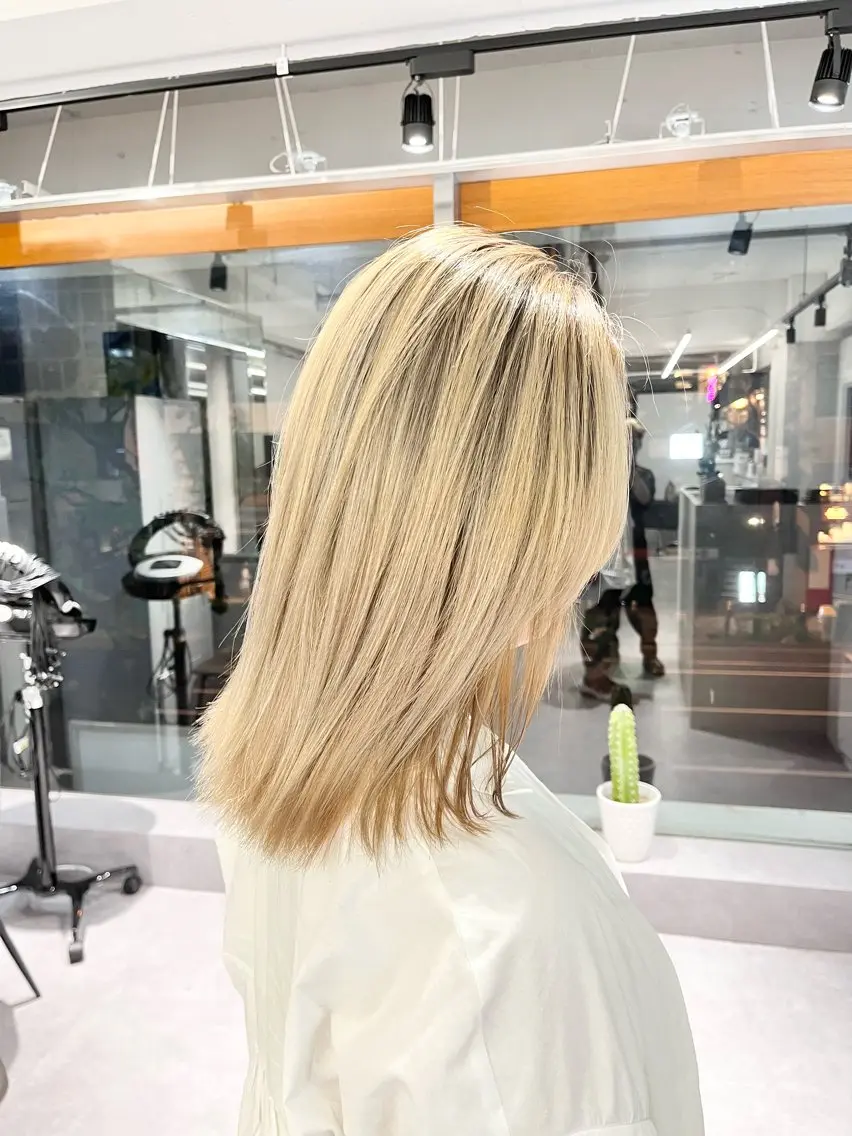 ミディアム カラー バレイヤージュ デザインカラー ダブルカラー ハイトーンカラー インナーカラー ヘアカラー デザインカラー 小西勇次のヘアスタイル