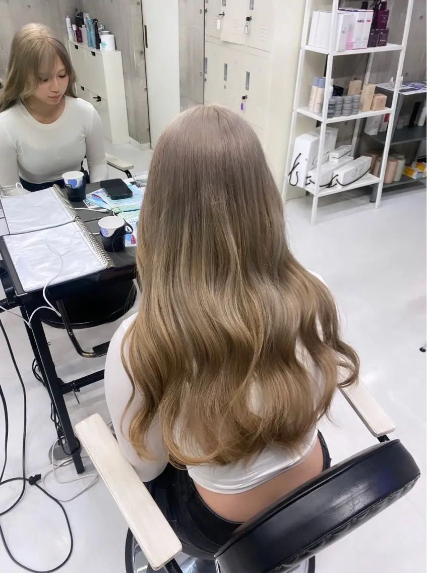 ロング カラー ヘアアレンジ 🌈【🎀ヘアデザイ ナー🎀】✨ノン✨のヘアスタイル