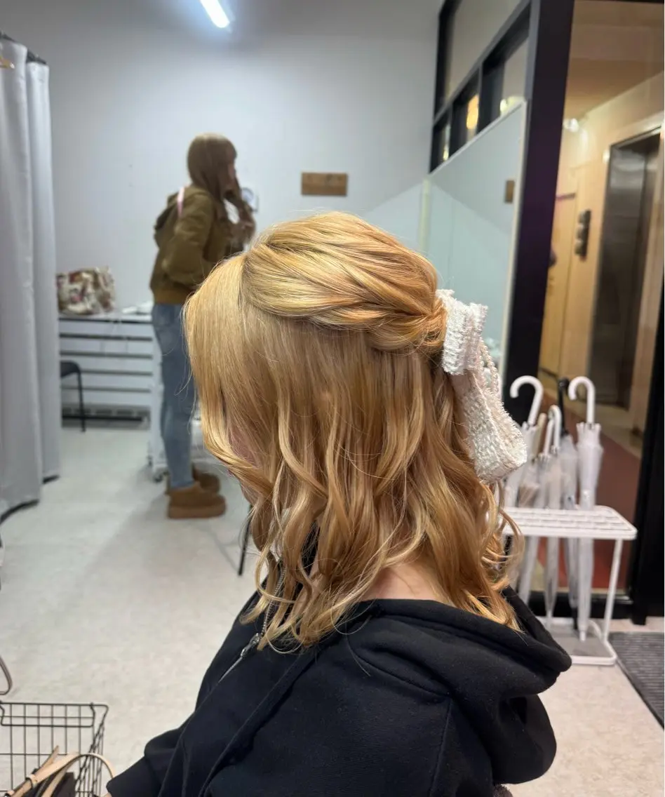 ミディアム ヘアアレンジ ハーフアップ SATO RINKAのヘアスタイル