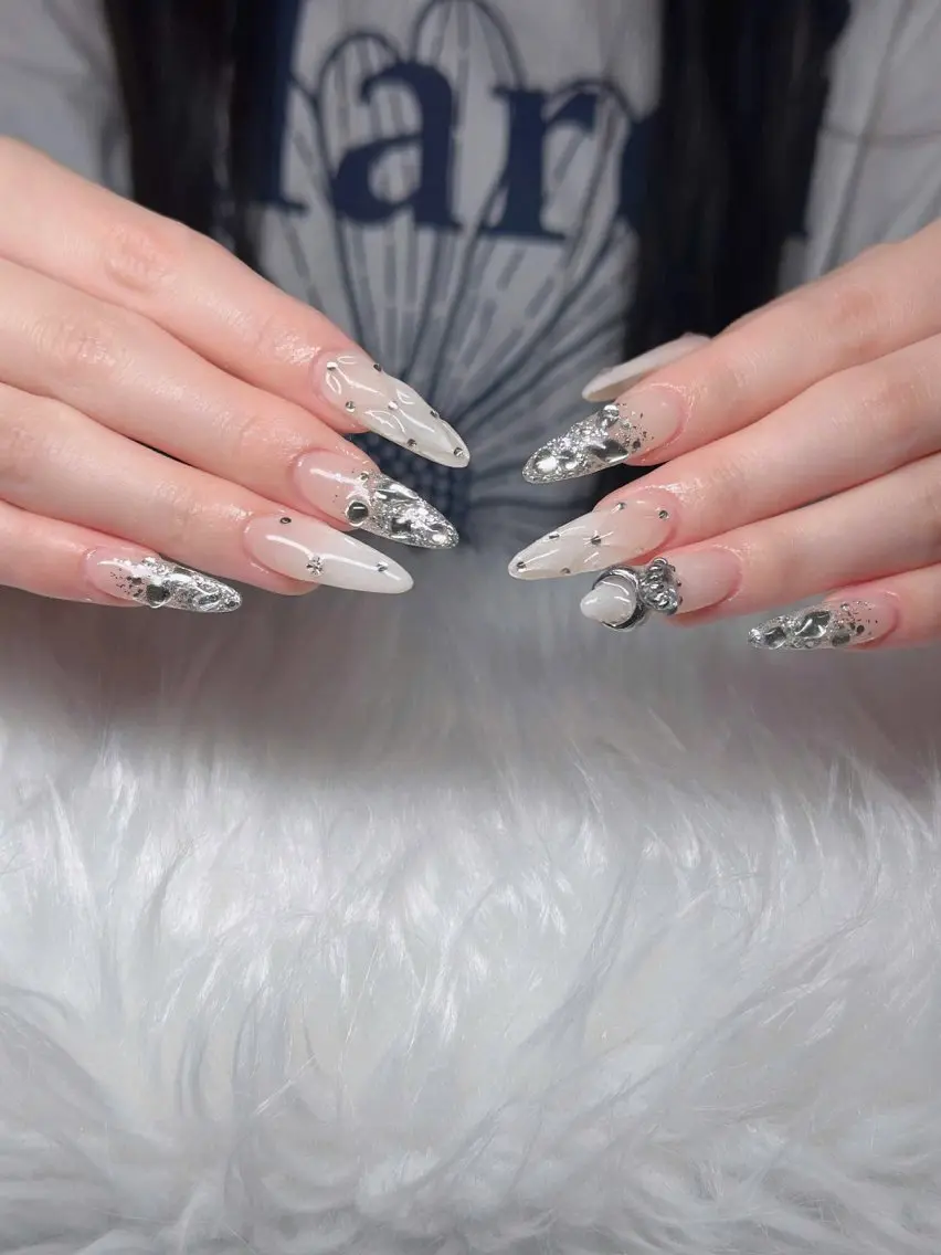 ネイル フレンチネイル ジェルネイル ハロウィン キラキラネイル 韓国ネイル H.baby Nail Salonのネイルデザイン