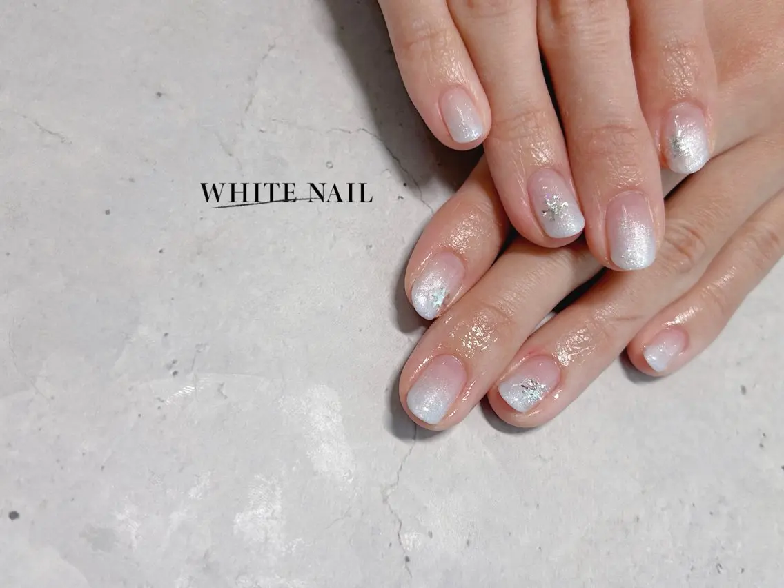 ネイル グラデーション フットネイル WHITE NAIL ホワイトネイルのネイルデザイン
