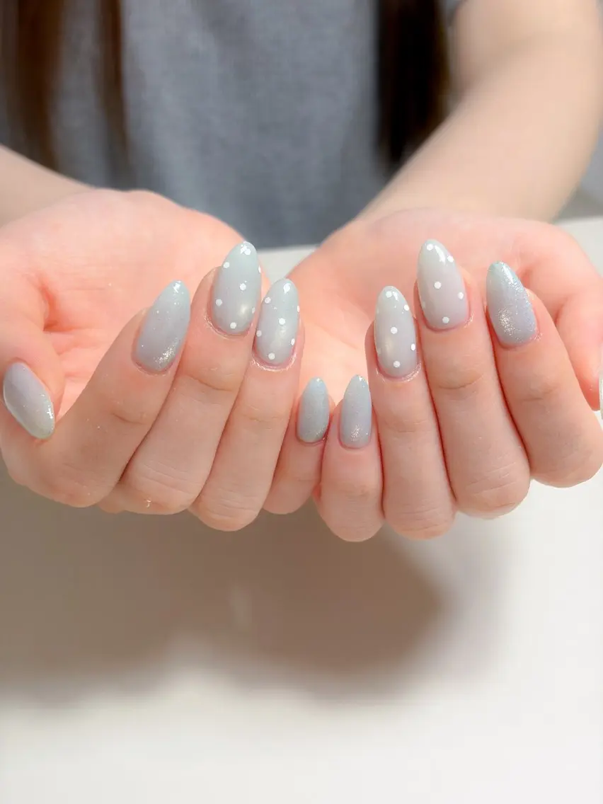 ネイル ドット 水色 シンプルネイル ハンドネイル Ri's nail. ⌇リズネイルのネイルデザイン
