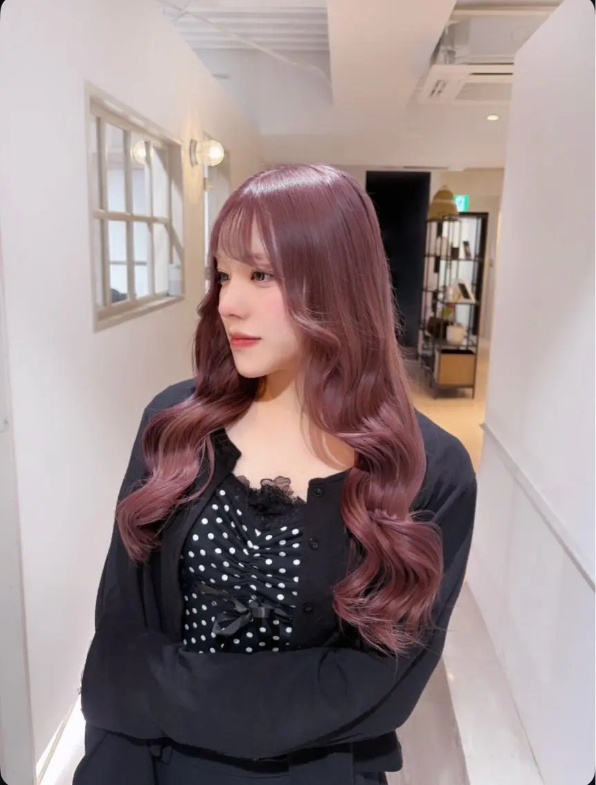 セミロング ニトウ レイナのヘアスタイル