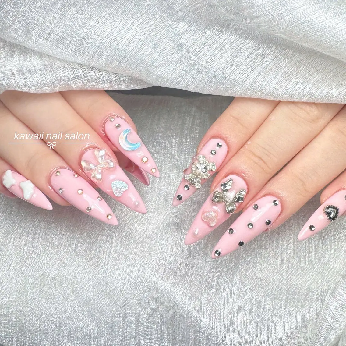 ネイル ドット フレンチネイル 韓国ネイル マグネットネイル オフィスネイル Kawaii Nail Salonのネイルデザイン