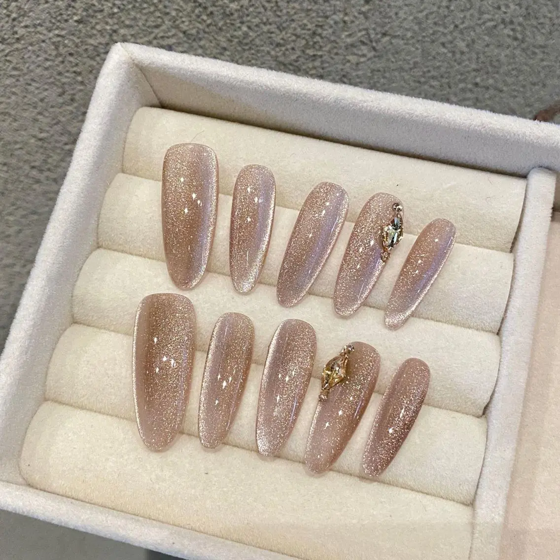 🦀️🦀️チップ長さだし+マグネットワンカラー(2色まで)7980の写真