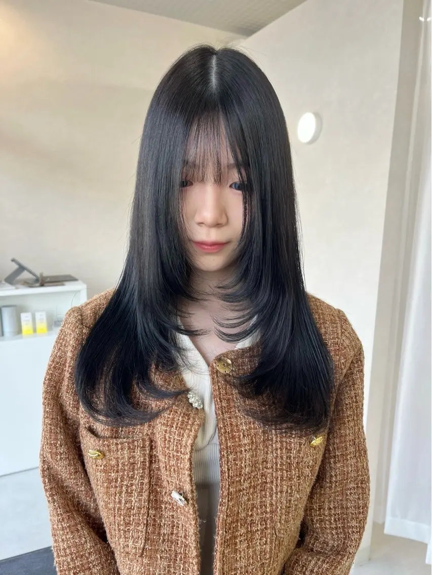 ロング カット 長山 茉白のヘアスタイル