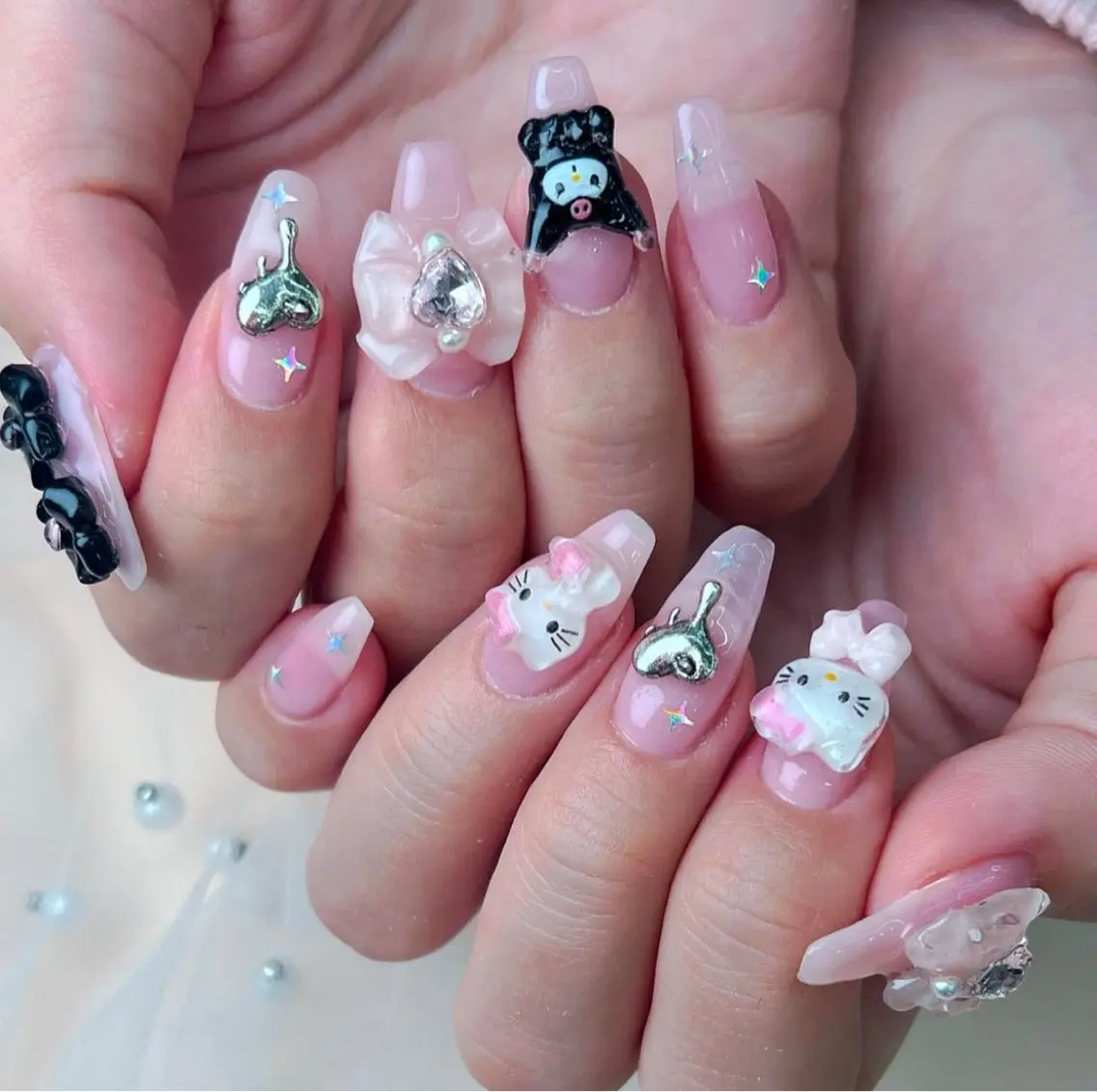 ネイル フレンチネイル キラキラネイル マグネットネイル ミラーネイル ニュアンスネイル Tira Nailのネイルデザイン