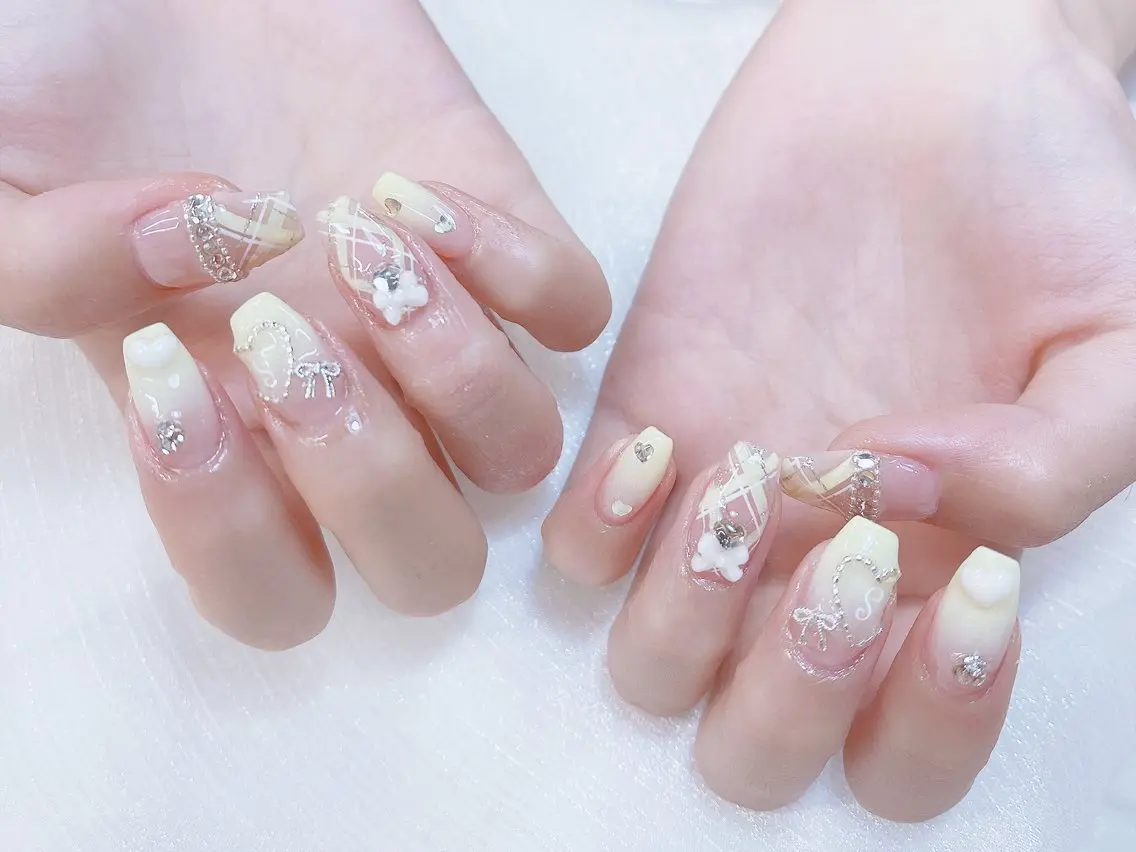 ネイル チークネイル 成人式 フレンチネイル グラデーション 氷ネイル・うるうるネイル ハンドネイル DUO MI nail salonのネイルデザイン