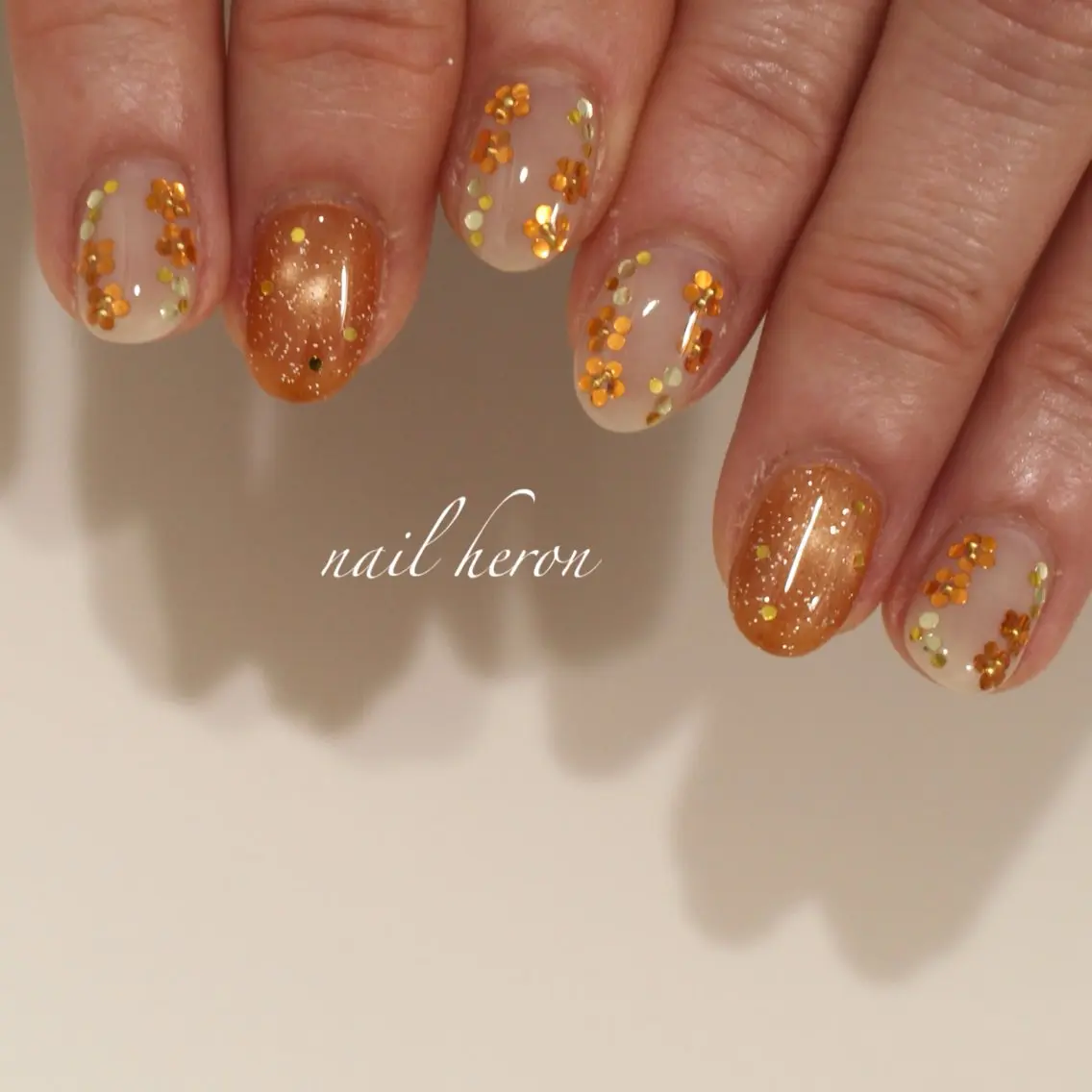ネイル フラワーネイル ホログラムネイル ハンドネイル saki_ nail heronのネイルデザイン