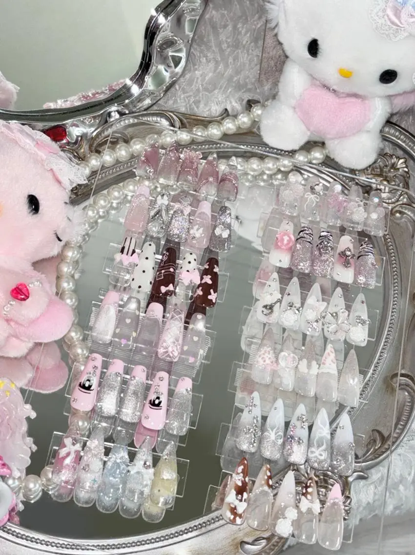 【オフ込み】大人可愛いプレミアム・トレンド定額ネイル🎀の写真