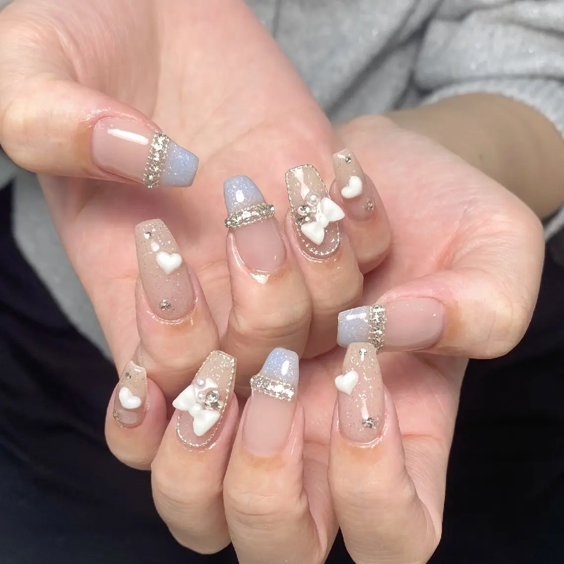 ネイル チークネイル フレンチネイル ジェルネイル ガーリー キラキラネイル ハンドネイル UM Nail Salonのネイルデザイン