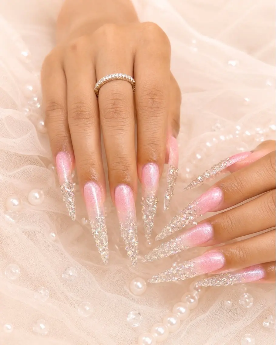ネイル 長さ出し ジェルネイル キラキラネイル 韓国ネイル ロングネイル ハンドネイル ハンドケア min nail salonのネイルデザイン