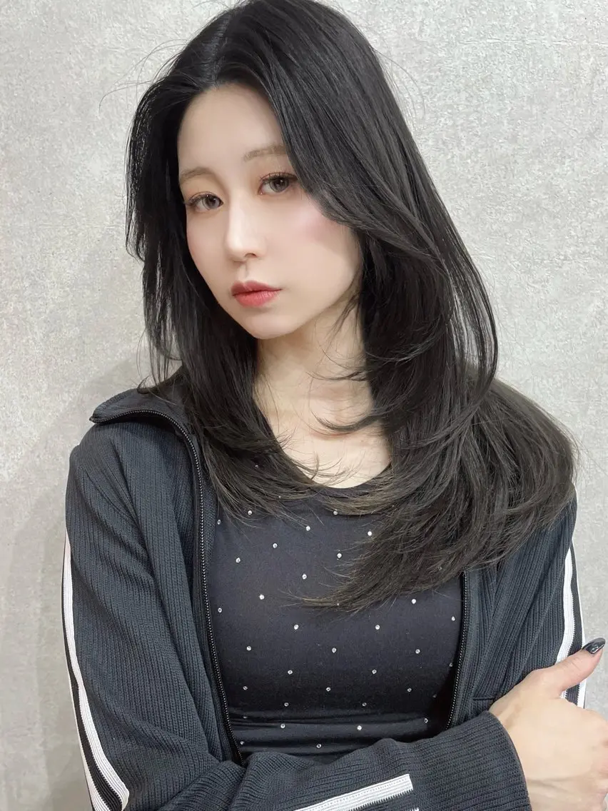 ロング カラー レイヤーカット AIRI layer cut hairのヘアスタイル
