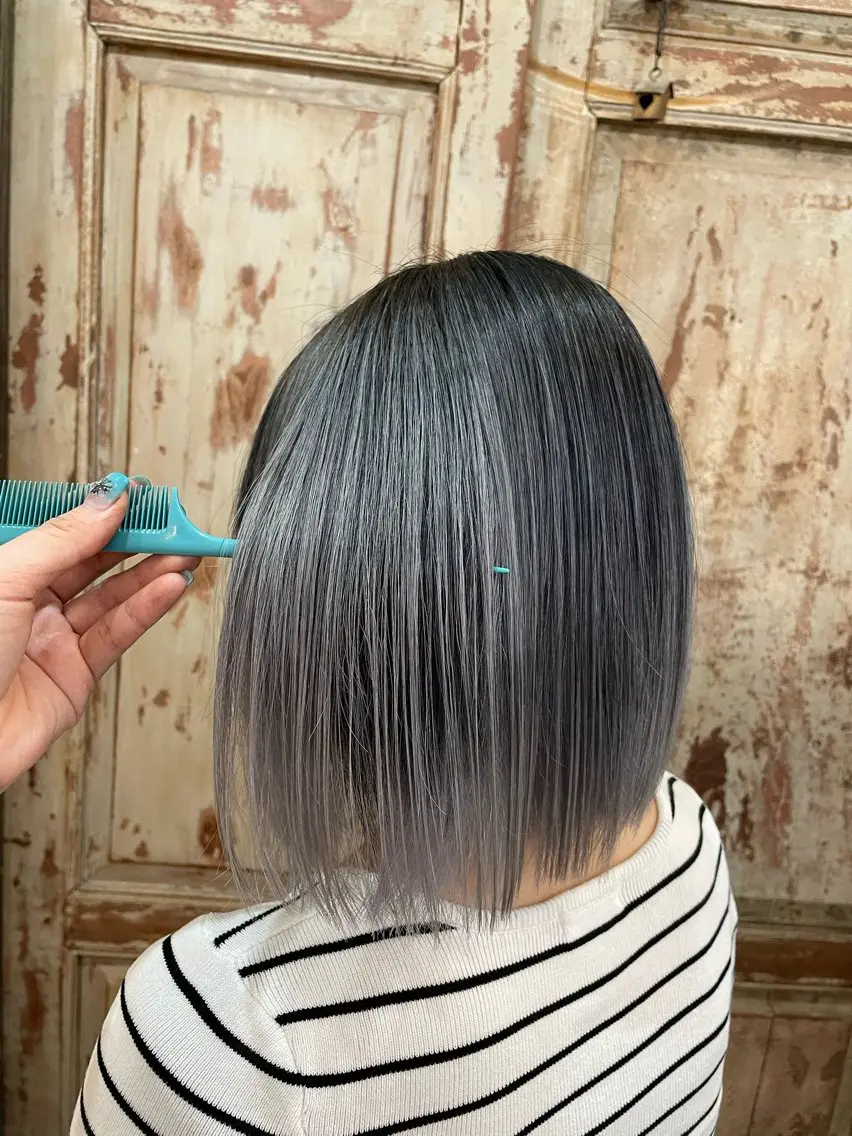 カラー バレイヤージュ ワンカールで決まる レイヤーカット‎🤍のヘアスタイル