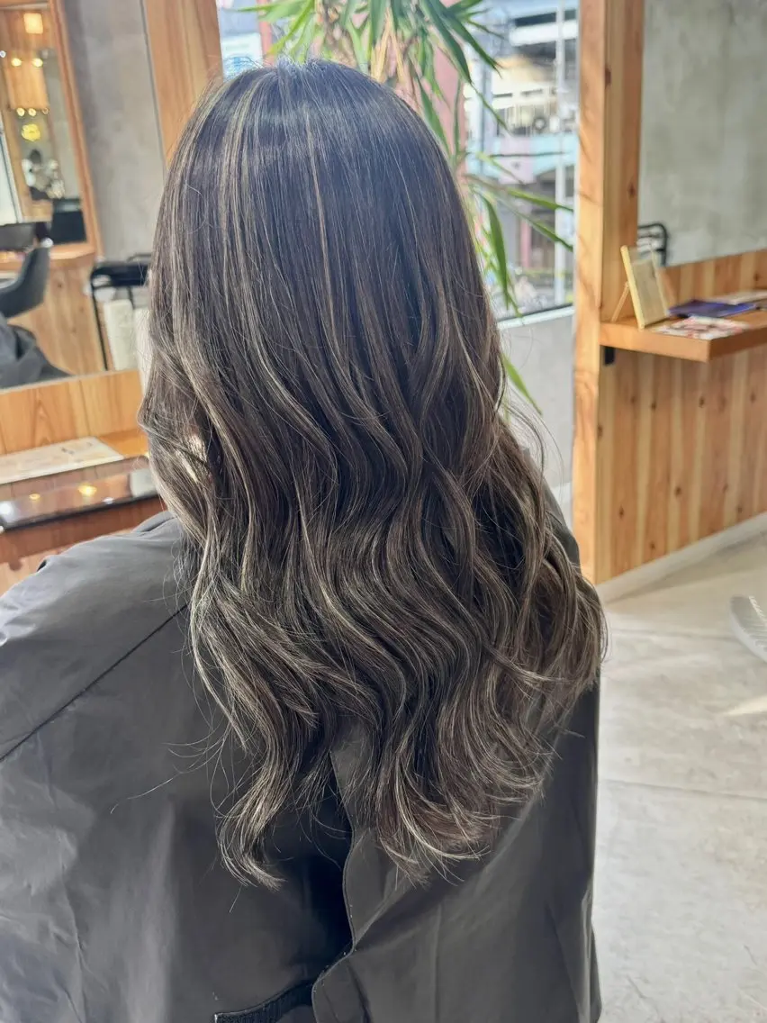 ロング カラー ヘアアレンジ 佐々木 まゆかのヘアスタイル