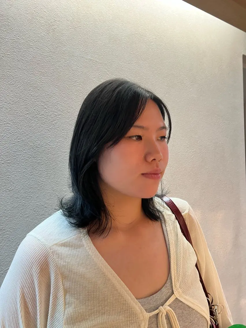 ミディアム 森川 紗菜のヘアスタイル